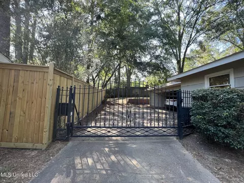 4133 Navajo Rd, Jackson, MS 39211 photo 5