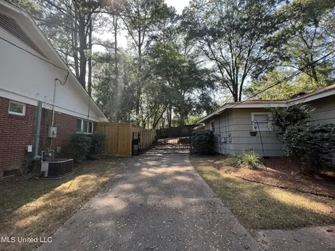 4133 Navajo Rd, Jackson, MS 39211 photo 4