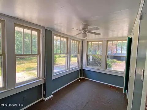 424 E Railroad Ave, Bentonia, MS 39040 photo 9