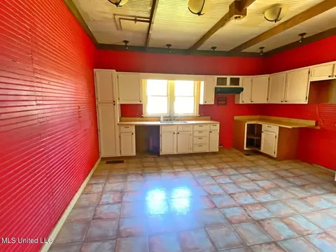 424 E Railroad Ave, Bentonia, MS 39040 photo 2