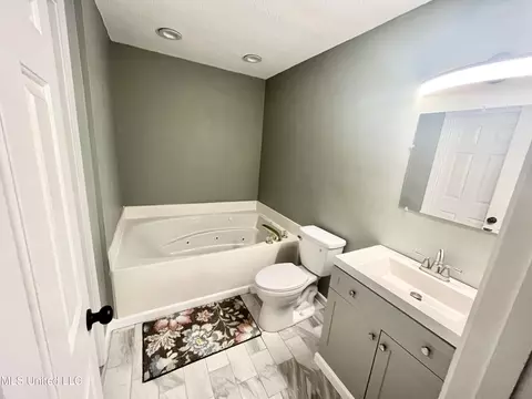 Bath - 492 Memphis Ave, Mount Pleasant, MS 38635 photo 3 of 3