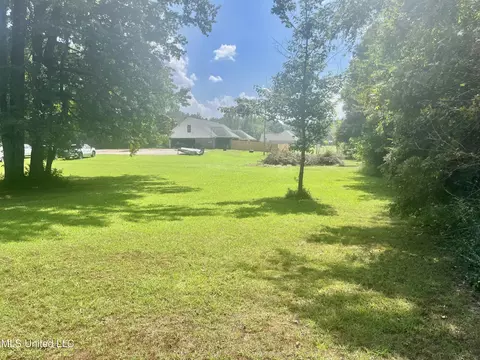Exterior - 492 Memphis Ave, Mount Pleasant, MS 38635 photo 4 of 8