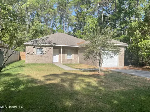 7077 Warren St, Bay Saint Louis, MS 39520