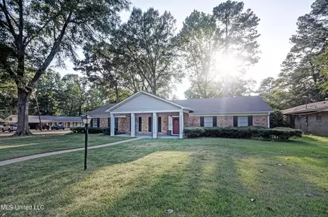 5805 N Dale St, Jackson, MS 39211