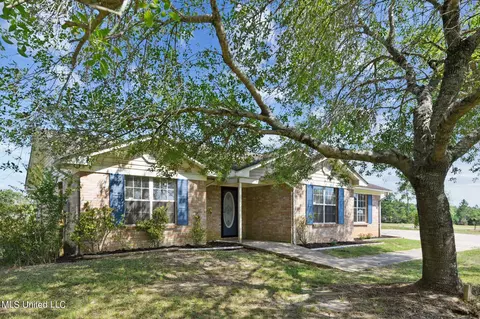 9701 Brookwood Dr, Vancleave, MS 39565