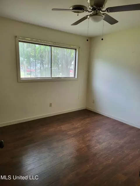 331 Barnes St, Jackson, MS 39206 photo 4