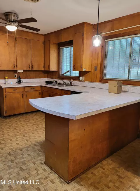 331 Barnes St, Jackson, MS 39206 photo 8