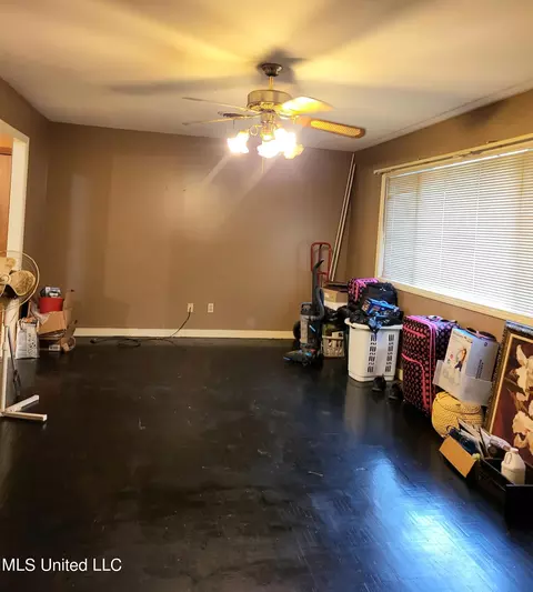 331 Barnes St, Jackson, MS 39206 photo 3