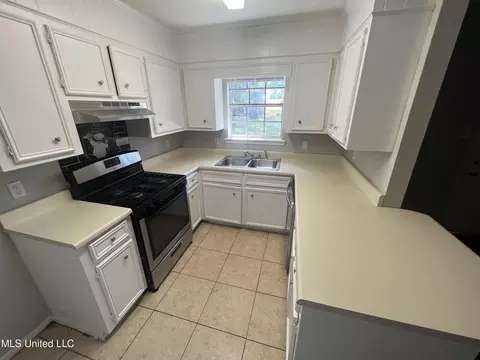 4531 Village Dr, Jackson, MS 39206 photo 7
