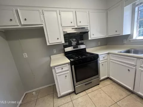 4531 Village Dr, Jackson, MS 39206 photo 8