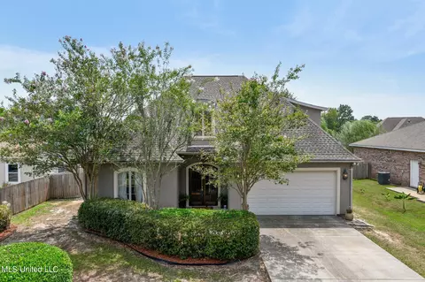 2297 Sunkist Country Club Rd, Biloxi, MS 39532
