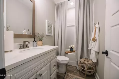 Bath - 95501 W Diamondhead Dr, Diamondhead, MS 39525 photo 3 of 3
