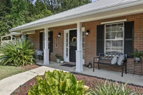 3912 Baywood Dr, Moss Point, MS 39563
