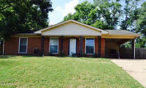 5756 Iroquois Dr, Horn Lake, MS 38637
