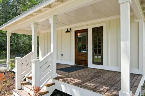 10900 Antioch Rd, Vancleave, MS 39565