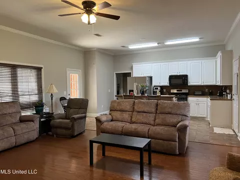 233 Brigade Ave, Canton, MS 39046 photo 10