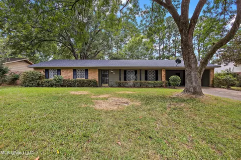 1216 Manchester Dr, Clinton, MS 39056