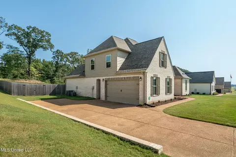 4164 Bakersfield Dr, Nesbit, MS 38651 photo 2