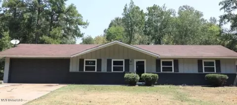 3240 Longwood Dr, Jackson, MS 39212