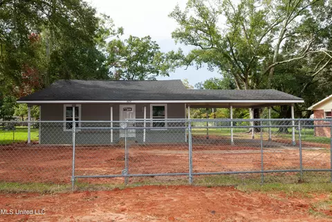 3624 Rollins Ave, Moss Point, MS 39563