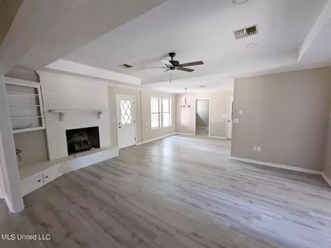 105 Sara Dr, Brandon, MS 39042 photo 2