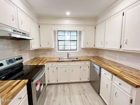 105 Sara Dr, Brandon, MS 39042 photo 4