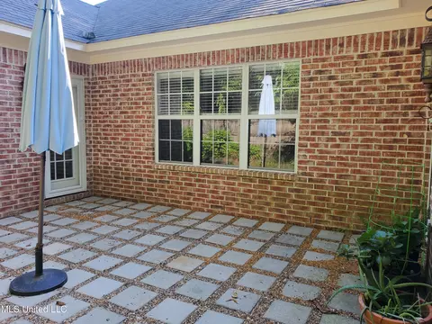 Exterior - 305 Wesson St, Como, MS 38619 photo 5 of 12