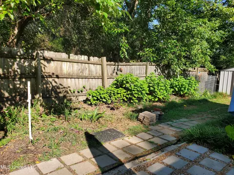 Exterior - 305 Wesson St, Como, MS 38619 photo 11 of 12