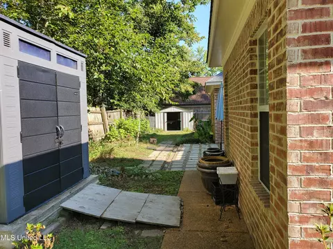 Exterior - 305 Wesson St, Como, MS 38619 photo 7 of 12