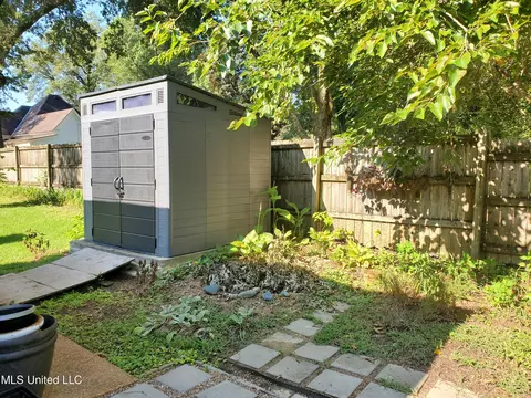 Exterior - 305 Wesson St, Como, MS 38619 photo 8 of 12