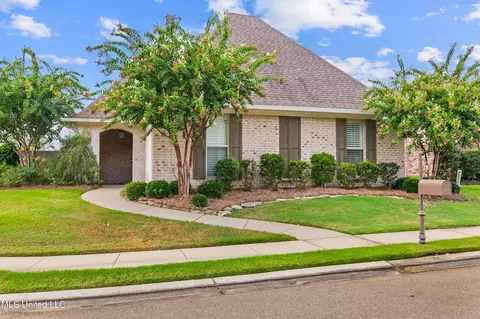 73 Enclave Cir, Ridgeland, MS 39157