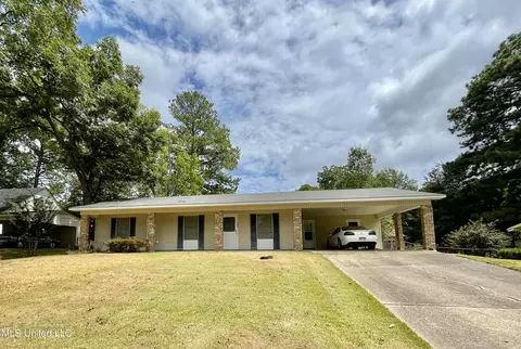 1002 Kent Dr, Clinton, MS 39056