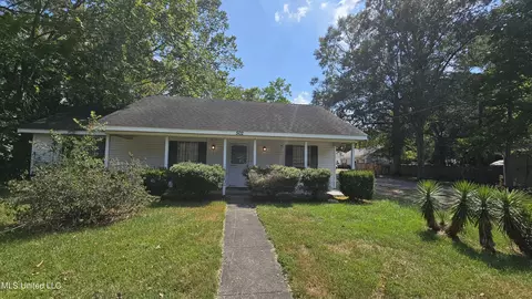502 E Third St, Picayune, MS 39466