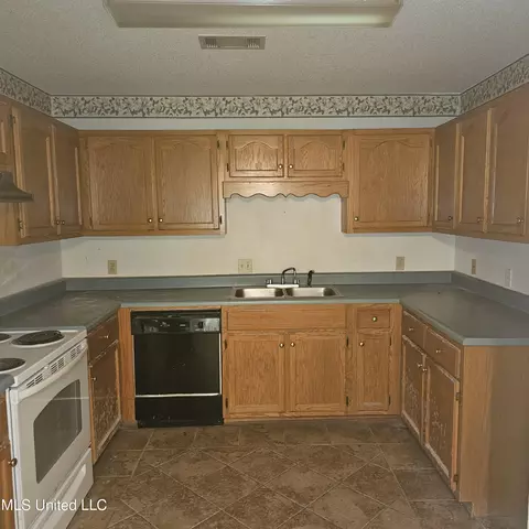 502 E Third St, Picayune, MS 39466 photo 7