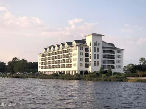 630 Bay Cove Dr Private Dr #409, Biloxi, MS 39532