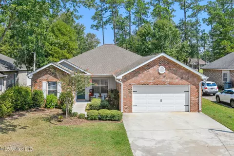 7445 Mahalo Hui Dr, Diamondhead, MS 39525