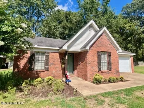 115 Dabney Station St, Batesville, MS 38606