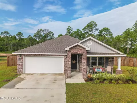 10139 Willow Leaf Dr, Gulfport, MS 39503
