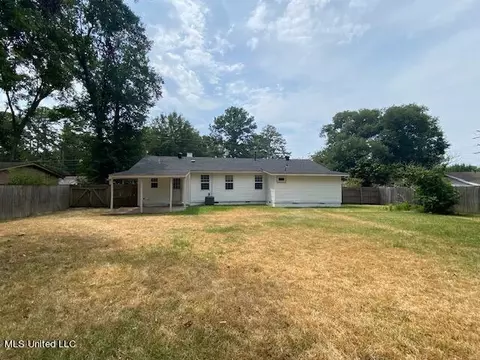 204 E School St, Ridgeland, MS 39157 photo 2