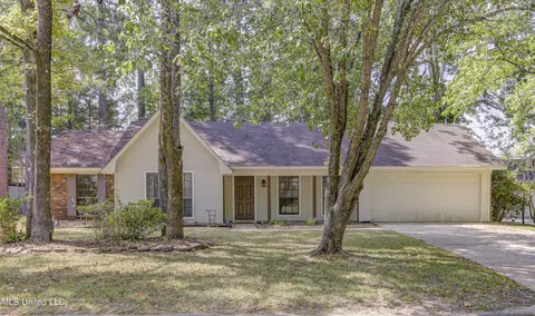 403 Royal Oak Dr, Clinton, MS 39056