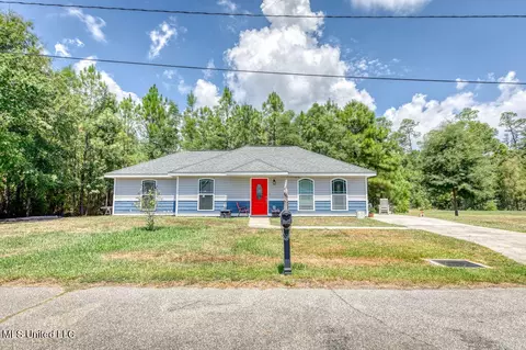 1032 Hubbard St, Waveland, MS 39576