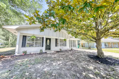 1316 Parktown Dr, Ocean Springs, MS 39564