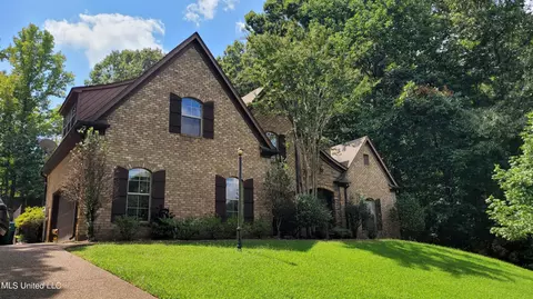 6245 Spring Hill Dr, Olive Branch, MS 38654