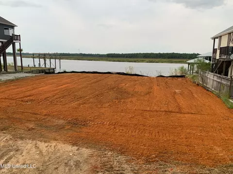 4055 Devon St, Bay Saint Louis, MS 39520