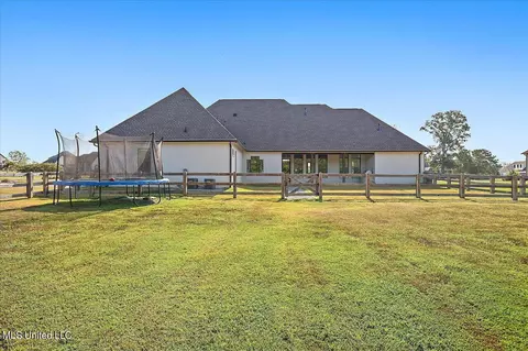 Exterior - 115 Crossview Pl, Brandon, MS 39047 photo 7 of 14