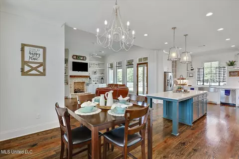 Dining - 115 Crossview Pl, Brandon, MS 39047 photo 2 of 2