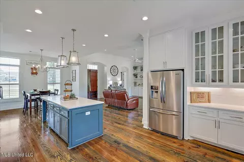Kitchen - 115 Crossview Pl, Brandon, MS 39047 photo 3 of 8