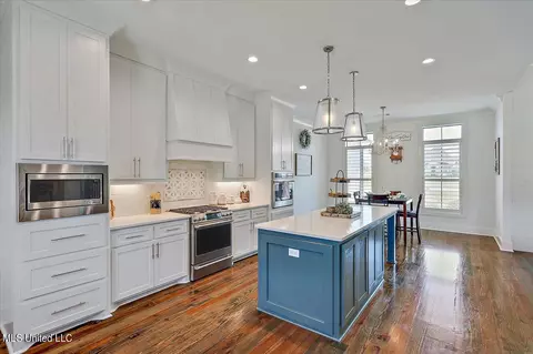 Kitchen - 115 Crossview Pl, Brandon, MS 39047 photo 5 of 8