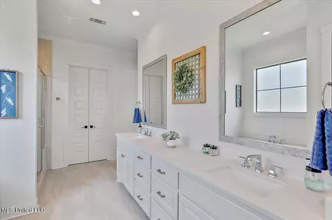 Bath - 115 Crossview Pl, Brandon, MS 39047 photo 5 of 8