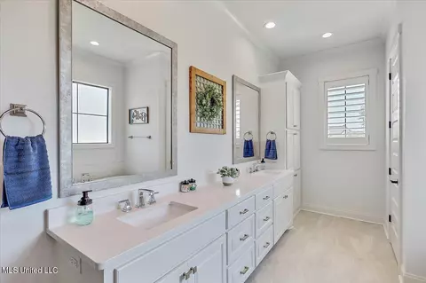 Bath - 115 Crossview Pl, Brandon, MS 39047 photo 3 of 8